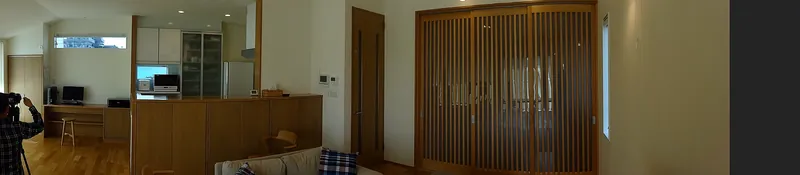 【デザイン階段】東松山市・K様邸 - インテリアの主役となる美しい階段。軽やかなスチールと無垢木材の調和。