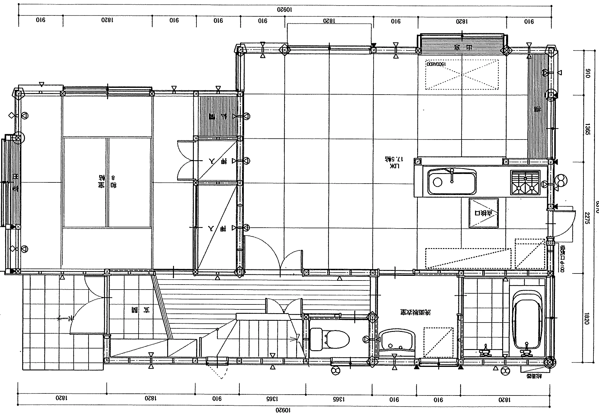 32.56坪 4LDK（LDK17.5帖 + 和室8帖 + 洋室8帖 + 洋室6帖×2） (東玄関) 1F 平面図原本